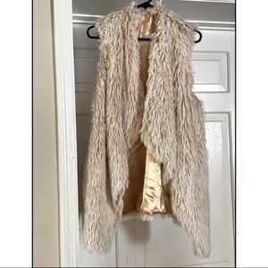 NWOT Fuzzy Vest/Wrap